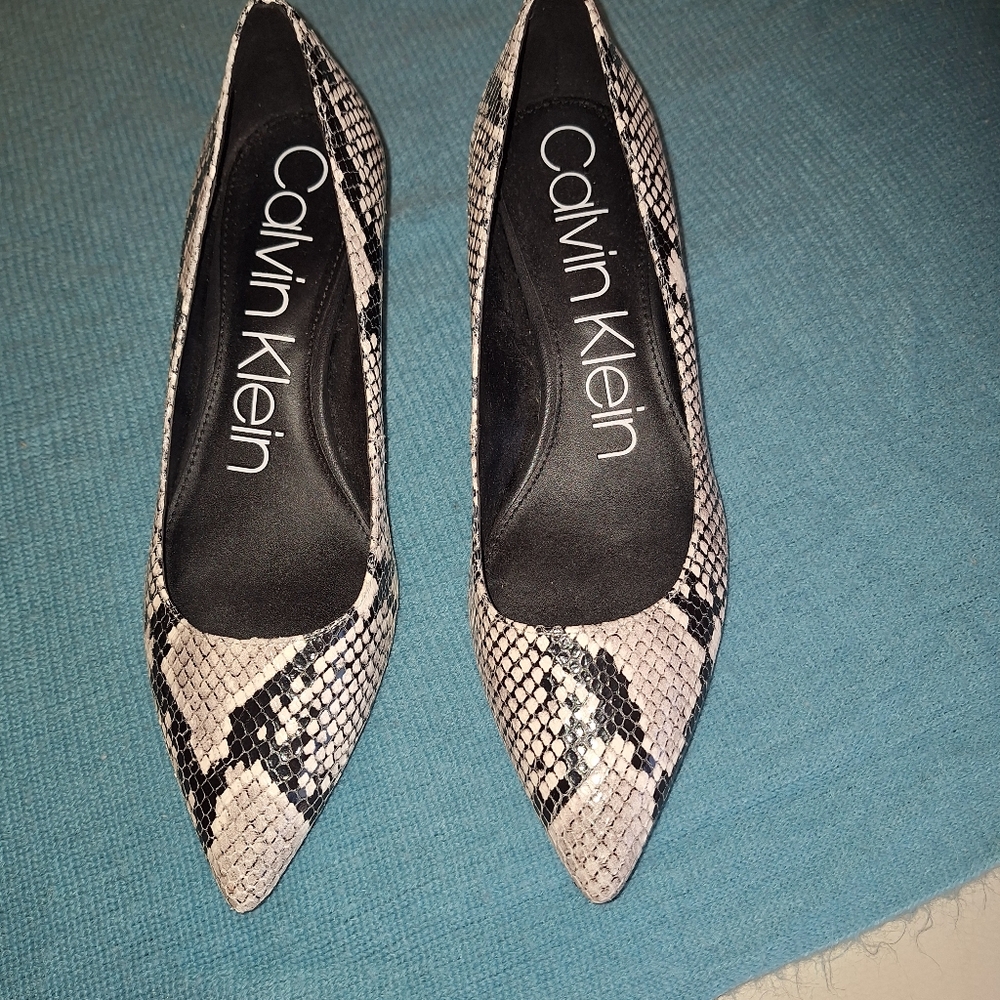 Calvin Klein leather animal print heels NWOT SIZE 8 1/2